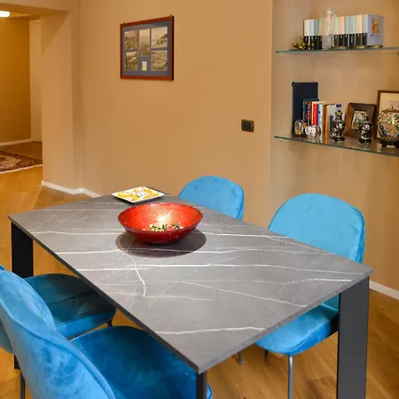 Apartment Parlami Di - Naples